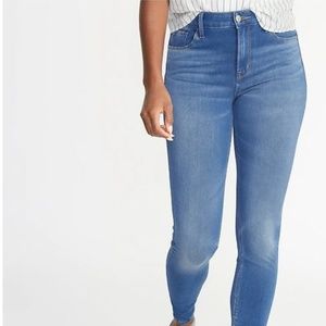 Old Navy Rockstar Super Skinny High Rise Jeans